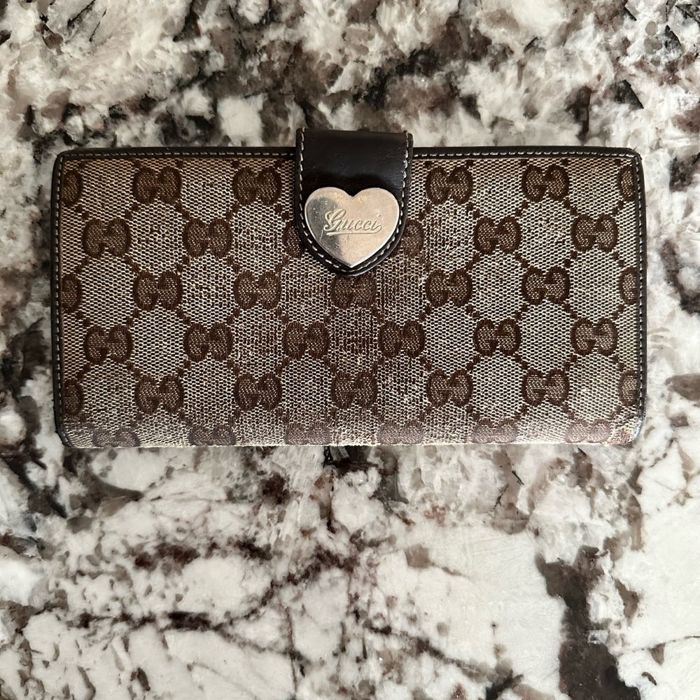 GUCCI monogram heart continental wallet
